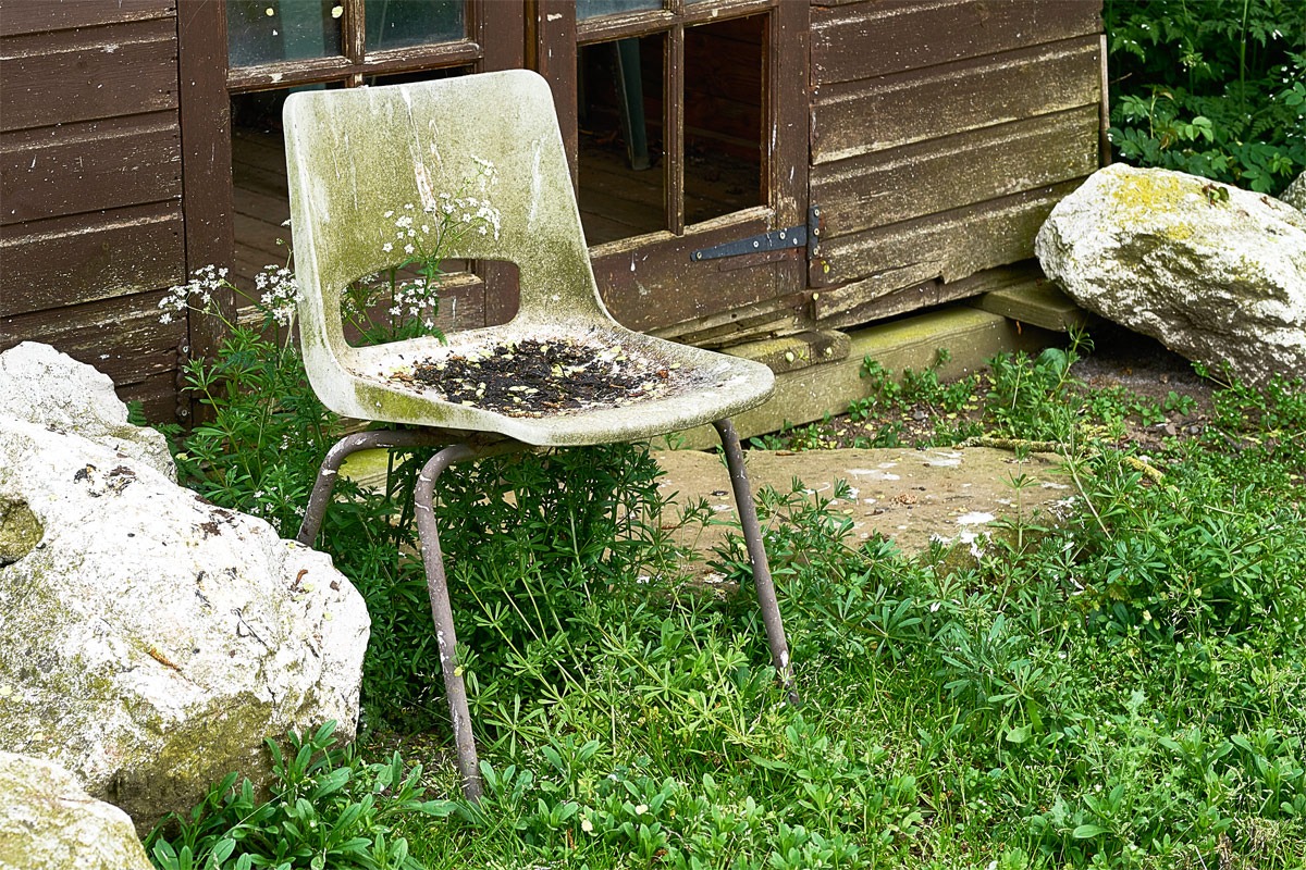 Sind Gartenmöbel Sperrmüll? Was tun mit alten Möbeln?