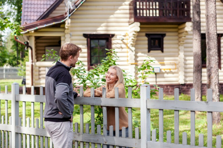 Wie hoch darf ein Gartenzaun zum Nachbarn sein?
